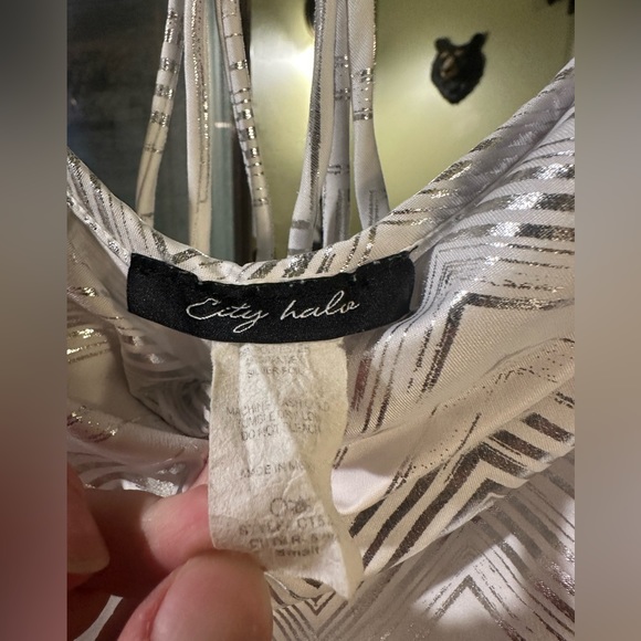 Shimmery top - Picture 4 of 4